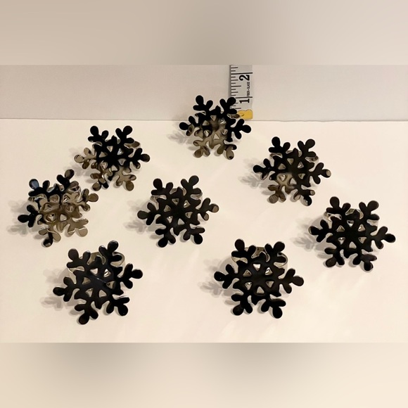 ❄️ 8Pc Silver Snowflake Napkin Holders - Picture 10 of 10